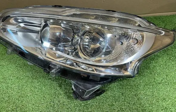 Peugeot 208 Headlight/headlamp 9802221480