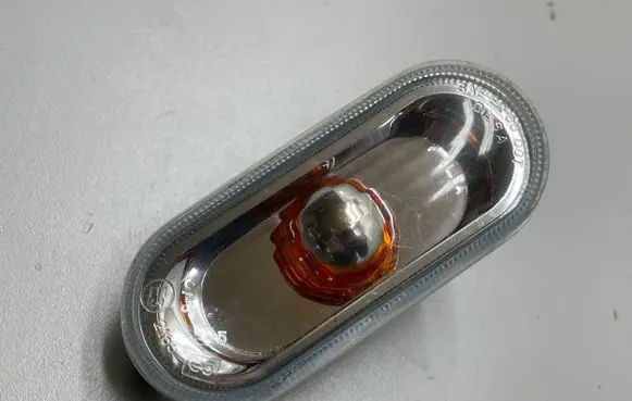 Volkswagen Caddy Front fender indicator light 2K0949117B 0215655