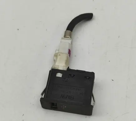 BMW X1 F48 F49 USB socket connector 6820397