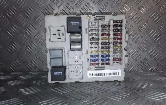 Ford Focus Fuse module 2m5t14a073be