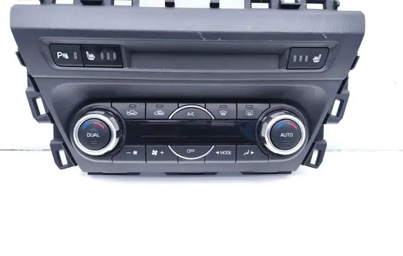 Mazda 3 III Climate control unit B45D61190B VPDALH18C612CC