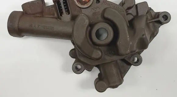 Mercedes-Benz E W212 Oil pump A2711810301