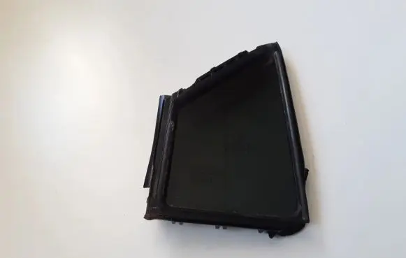 Toyota C-HR I Rear vent window glass 68189F4010
