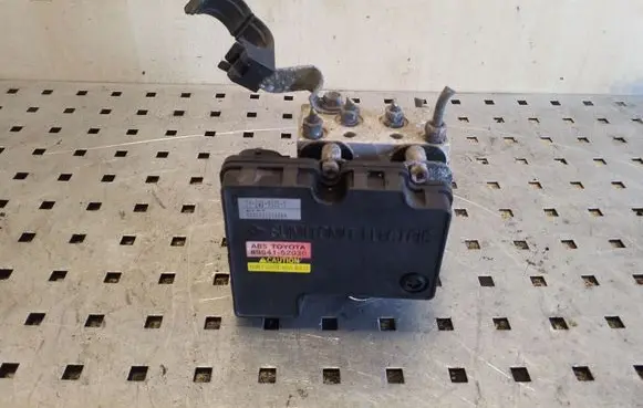 Toyota Yaris ABS Pump 8954152030