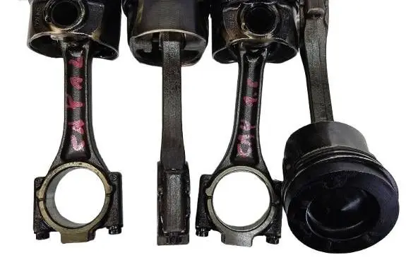 Volkswagen Golf VI Piston with connecting rod 