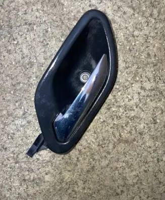 BMW 5 E39 Front door interior handle 8226049