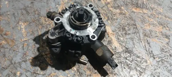 Volvo V50 Fuel injection high pressure pump