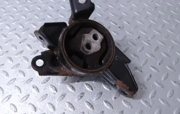 Hyundai i40 Engine mount bracket 218303Z500