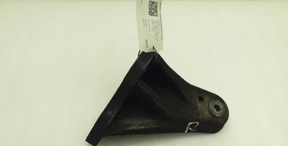 Jaguar XJ X351 Engine mounting bracket R8S3A