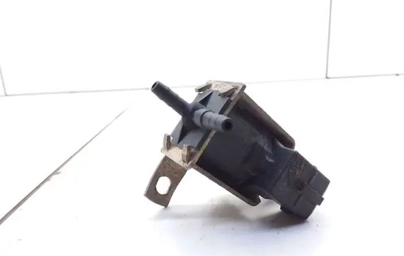 Volkswagen Transporter - Caravelle T4 Brake central valve 028906283