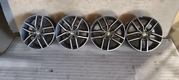 Jeep Grand Cherokee R18 alloy rim 68313387AB 5XK99TRMAB