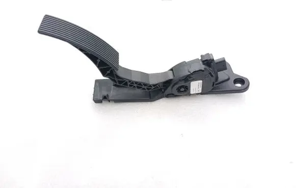 Mercedes-Benz ML W166 Accelerator throttle pedal A1663000004