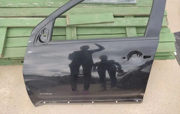 Mitsubishi Outlander Front door