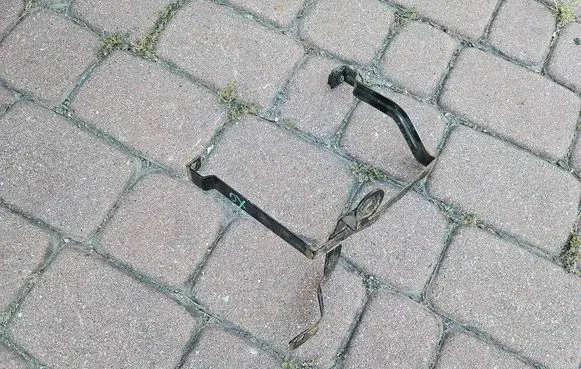 Opel Vivaro Battery bracket 