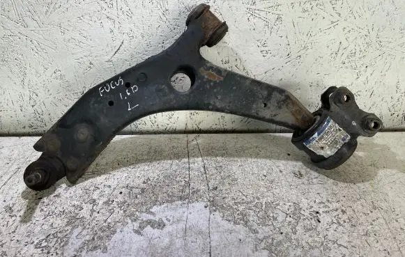 Ford Focus Front lower control arm/wishbone