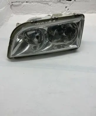 Volvo S40, V40 Headlight/headlamp 30899682