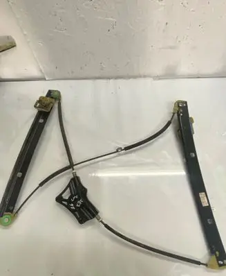 Front window lifting mechanism without motor