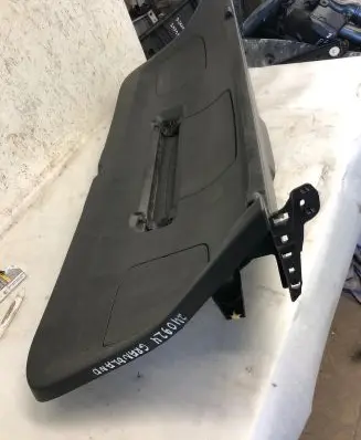 Opel Grandland X Tailgate/boot lid cover trim Yp00036177