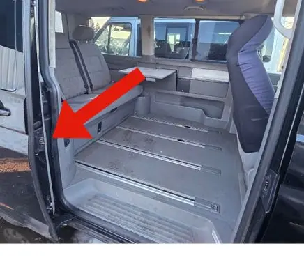 Volkswagen Multivan T5 Sliding door contact joint 7H0907438B