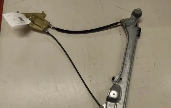 Renault Laguna III Rear window lifting mechanism without motor 974828102 827000001R