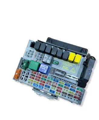Opel Zafira A Fuse box set 24412497