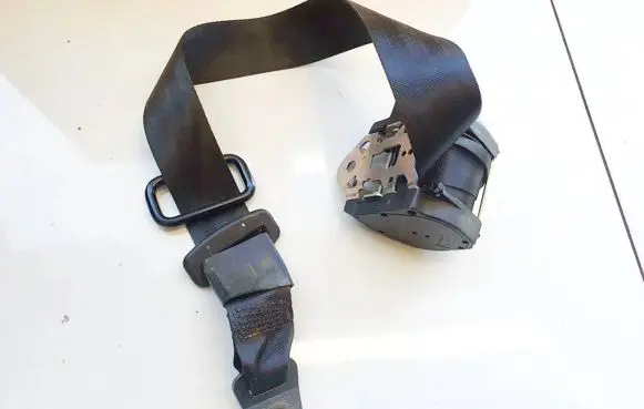Middle seatbelt (rear)