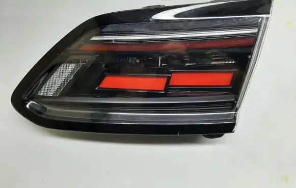 Volkswagen Arteon Shooting Brake Tailgate rear/tail lights 3G8945308AJ