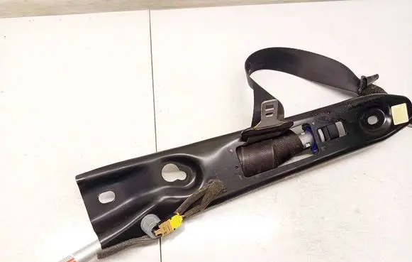 Volvo XC90 Front seatbelt 