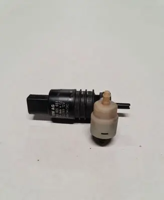 Volkswagen PASSAT B8 Windscreen/windshield washer pump 1K6955651
