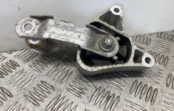 Mercedes-Benz A W176 Engine mount bracket A2462400809
