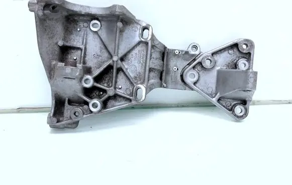Volvo S80 Power steering pump mounting bracket 30731516
