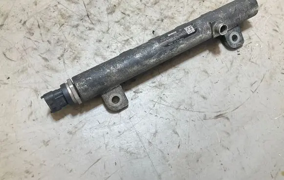 Opel Zafira B Fuel main line pipe 55197372 018631 0445214122