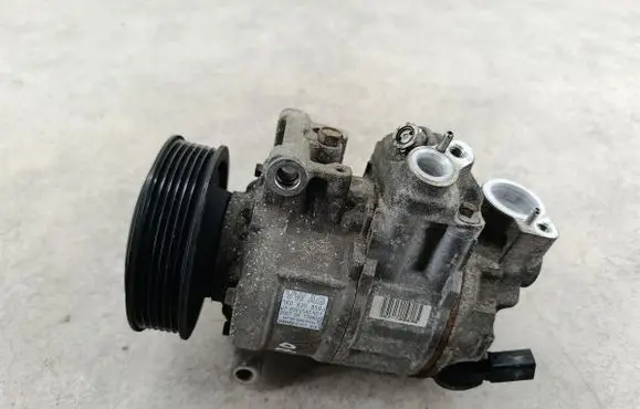 Volkswagen Golf V Air conditioning (A/C) compressor (pump) 