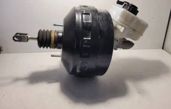 BMW 3 E90 E91 Brake booster 6785649 25222082304071