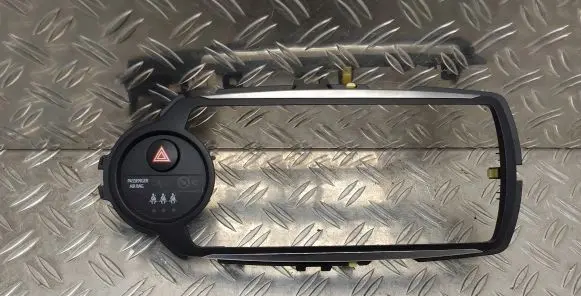 Toyota Yaris Radio/GPS head unit trim 864510D030