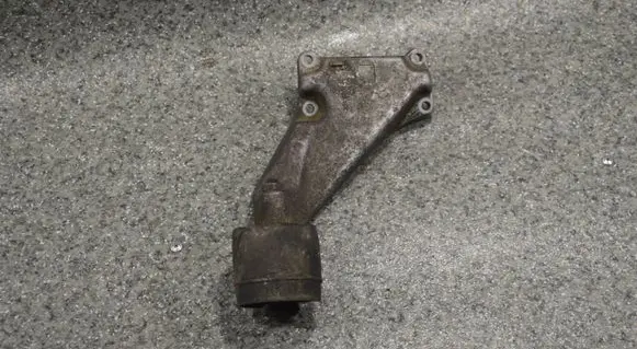 BMW 5 E28 Engine mounting bracket 1175603