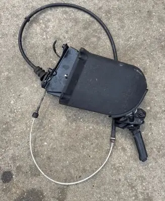 Handbrake/parking brake lever assembly