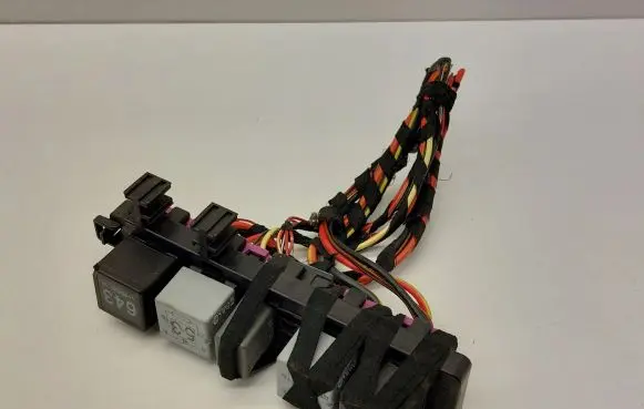 Volkswagen PASSAT B8 Fuse module 1K2937503A
