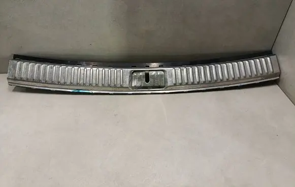 Trunk/boot sill cover protection