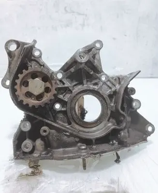 Toyota Avensis T250 Oil pump 
