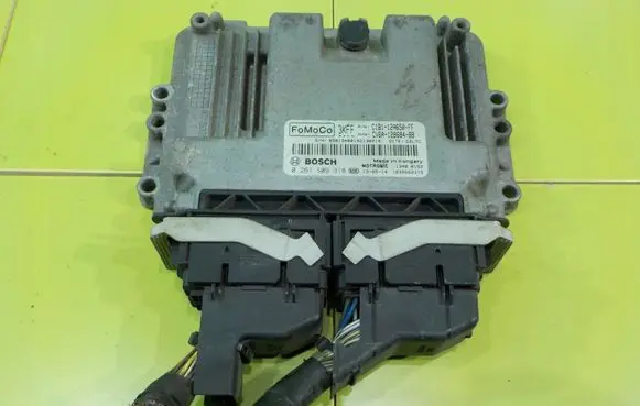 Ford Fiesta Engine control unit/module C1B112A650FF