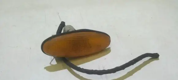 Mazda 626 Front fender indicator light 21461612 214-61612