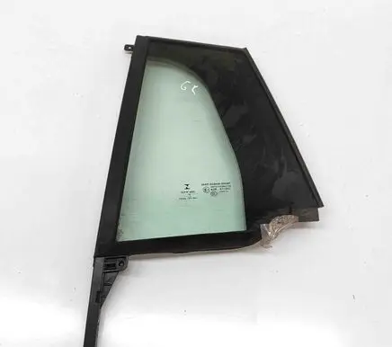 Rear vent window glass