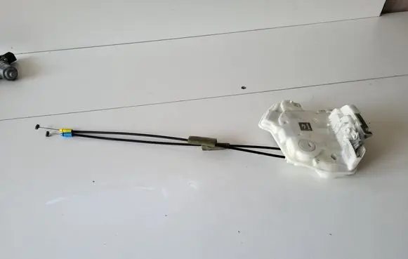 Mitsubishi ASX Front door lock