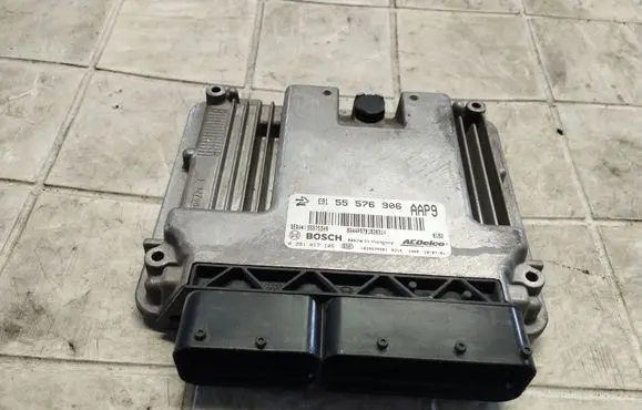 Opel Insignia A Engine control unit/module 55576906 0281017105