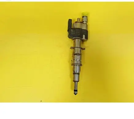 BMW 1 E81 E87 Fuel injector 7589048 10181010