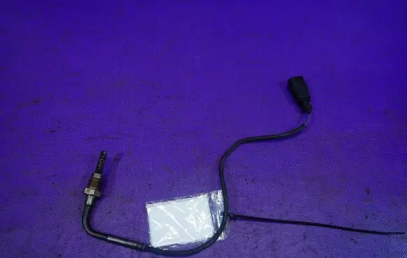 Audi A8 S8 D3 4E Lambda probe sensor 057906088A
