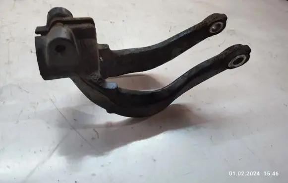 BMW X5 E70 Lower shock absorber bracket 6775085