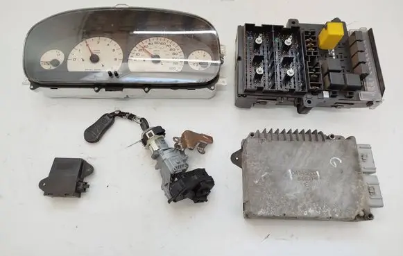 Engine ECU kit and lock set