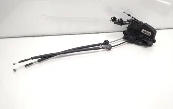 Hyundai Santa Fe Front door lock 813102B020